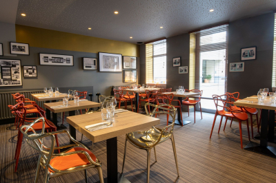 Salle de restauration du restaurant Le Bac à Traille, Restaurants La Cachette et Le Bac à Traille à Valence