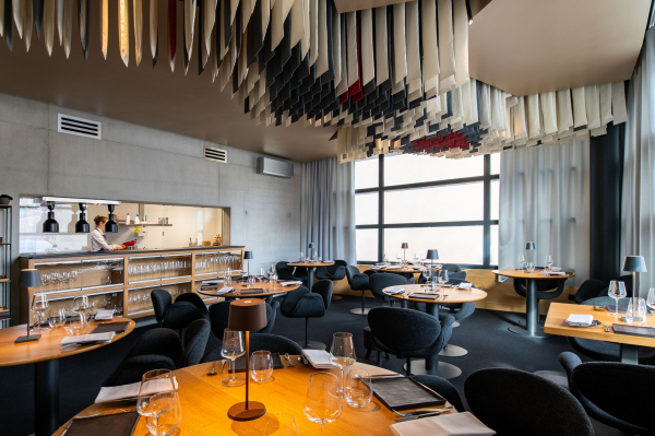 Salle de restauration du restaurant La Cachette, Restaurants La Cachette et Le Bac à Traille à Valence