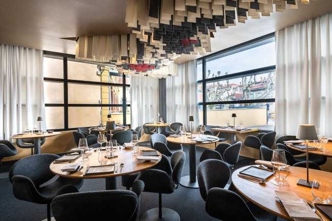 Salle de restauration du Restaurant Gastronomique 1 étoile Michelin à Valence La Cachette